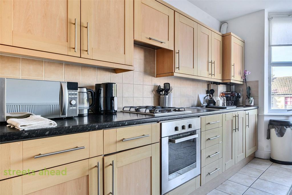 Apartment in Croydon - View 4