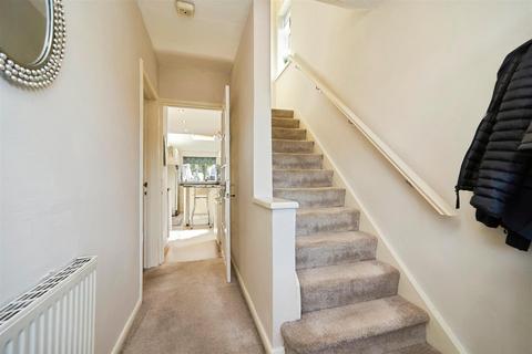 3 bedroom semi-detached house for sale, Heathfield Close, Bingley, BD16 4EQ