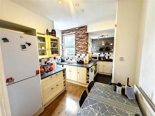 Apartment in Stratford - View 2