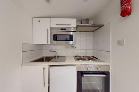 Studio to rent, James Avenue
