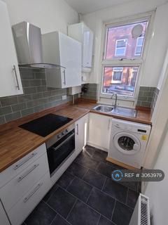 2 bedroom end of terrace house to rent, Hayleigh St, Leeds, LS13