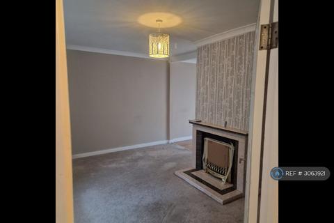 3 bedroom semi-detached house to rent, Cae Fardre, Pontypridd, CF38