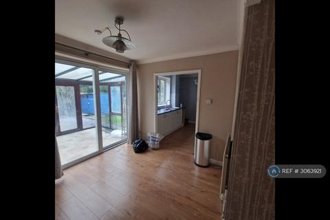 3 bedroom semi-detached house to rent, Cae Fardre, Pontypridd, CF38