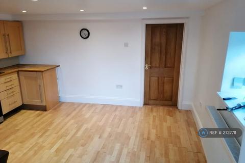 2 bed flat/apartment for rent in Totteridge Road, High Wycombe, HP13