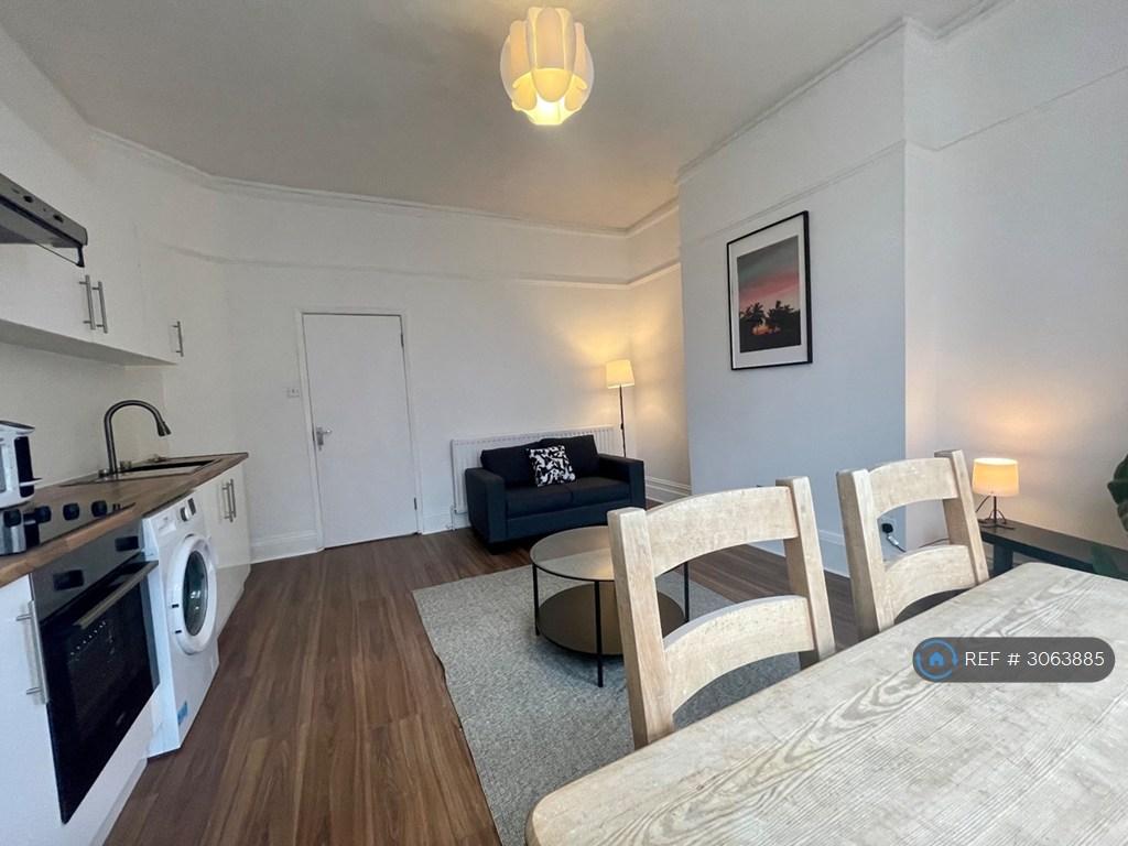 Apartment in London - View 3