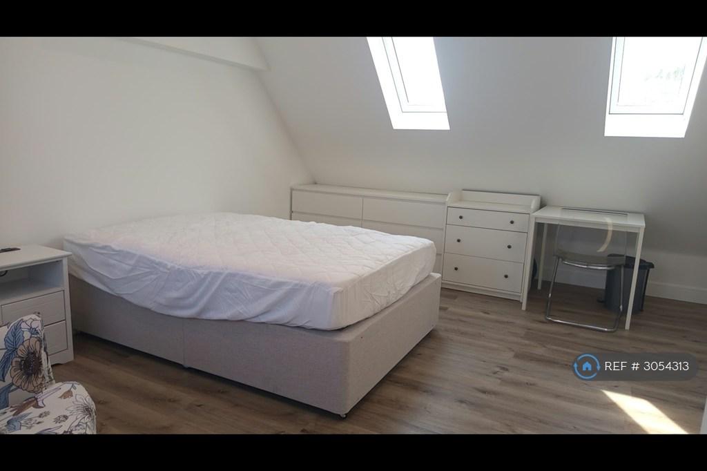 Apartment in London, The Hyde, Hendon Central - View 3