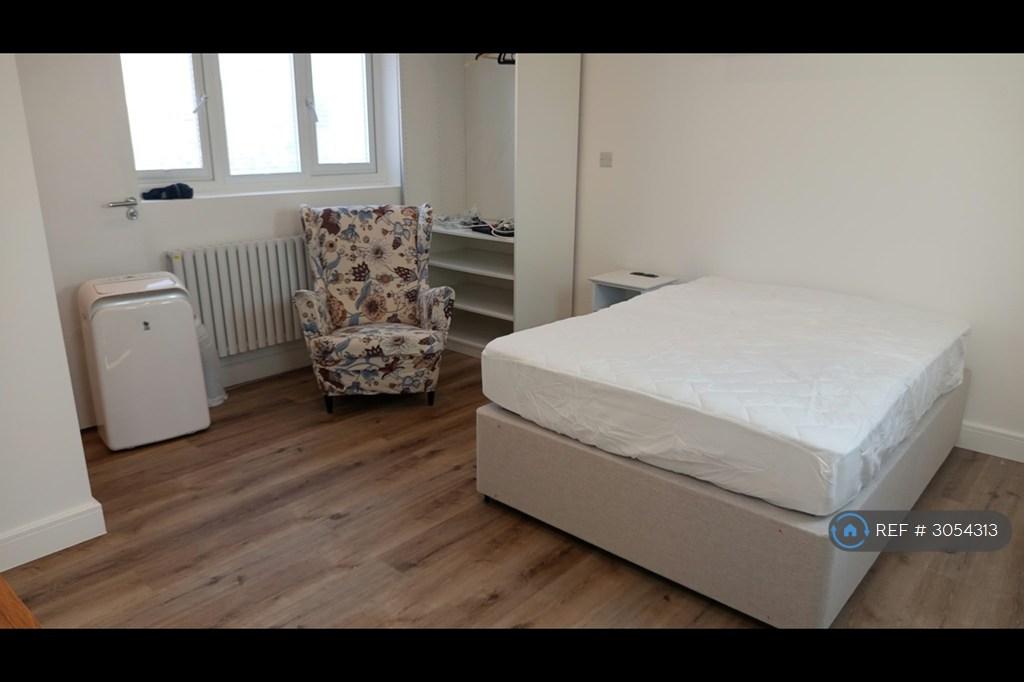Apartment in London, The Hyde, Hendon Central - View 4
