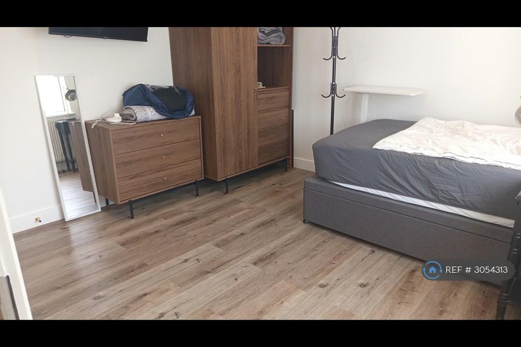 Apartment in London, The Hyde, Hendon Central - View 5