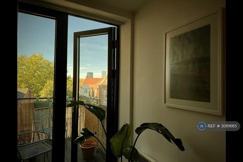 1 bedroom flat to rent, Satchwell Road, London, E2