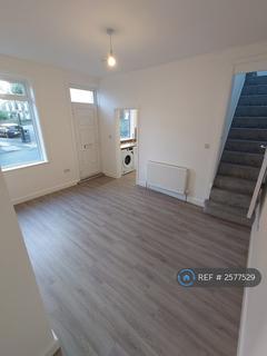 2 bedroom end of terrace house to rent, Henley Road, Leeds, LS13