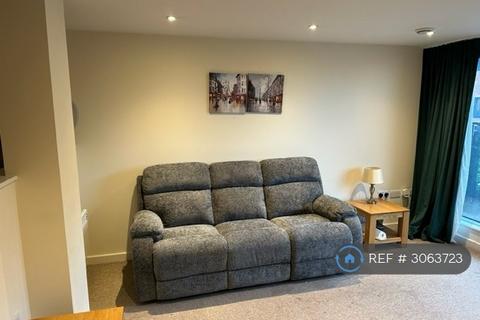 1 bedroom in a flat share to rent, Beckhampton Street, Swindon, SN1