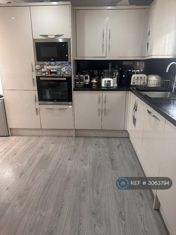 House in Leeds, West Yorkshire - More