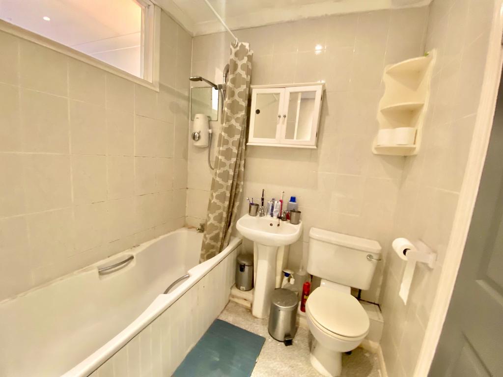 Apartment in Northwood - More