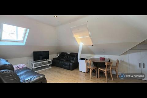 2 bedroom flat to rent, Rickmansworth Road, Watford, WD18