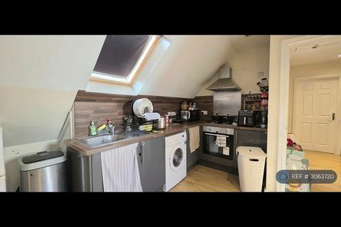 2 bedroom flat to rent, Rickmansworth Road, Watford, WD18