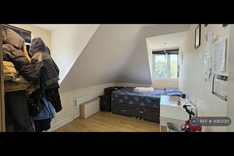 2 bedroom flat to rent, Rickmansworth Road, Watford, WD18