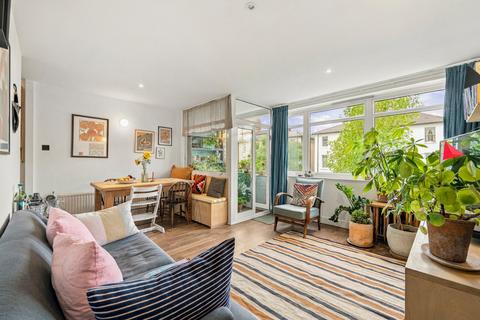 3 bedroom flat for sale, St. Albans Villas, London, NW5