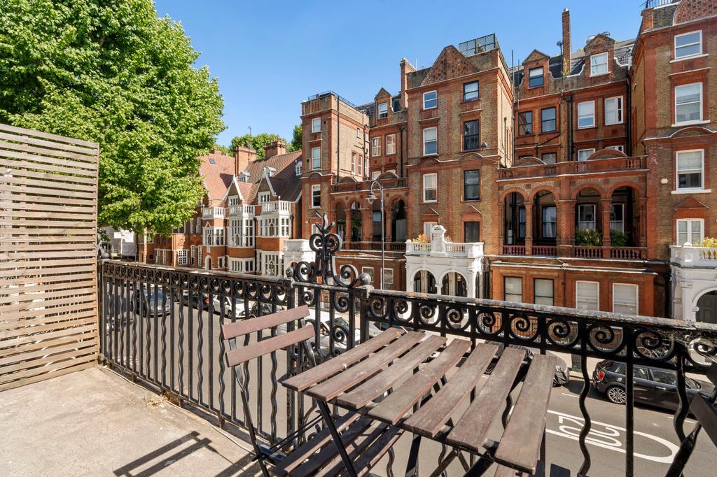 Apartment in London - More