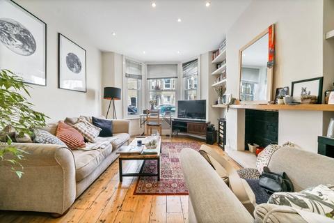 2 bedroom flat to rent, Ballater Road, London SW2