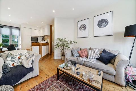 2 bedroom flat to rent, Ballater Road, London SW2