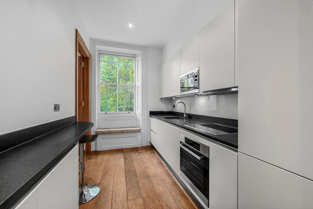 House in London - View 5