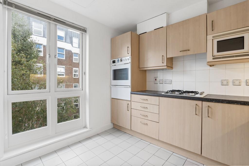 Apartment in London - View 3