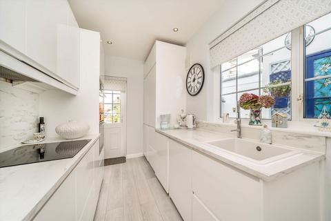 4 bedroom semi-detached house for sale, Berryhill, Eltham