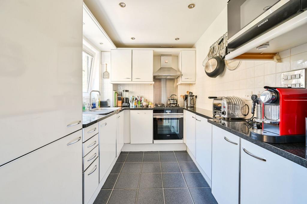 Apartment in London - View 2