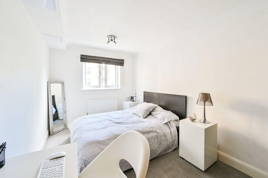 Apartment in London - View 3