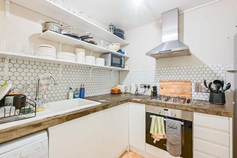 2 bedroom flat for sale, Yonge Park, Finsbury Park, London, N4