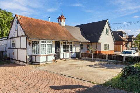 3 bedroom chalet for sale, Rawreth Lane, Rayleigh, SS6