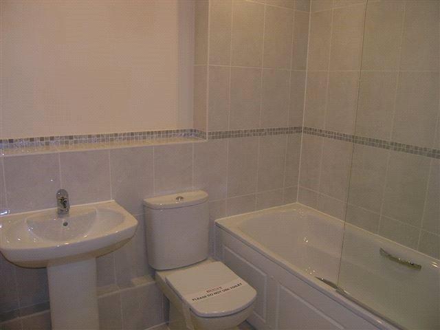 House in Raynes Park - View 4
