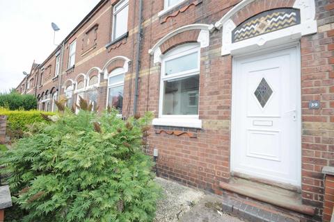 3 bedroom end of terrace house to rent, Old Road, Stone