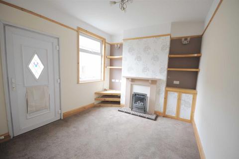 3 bedroom end of terrace house to rent, Old Road, Stone