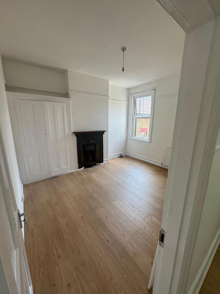 Apartment in London - View 2