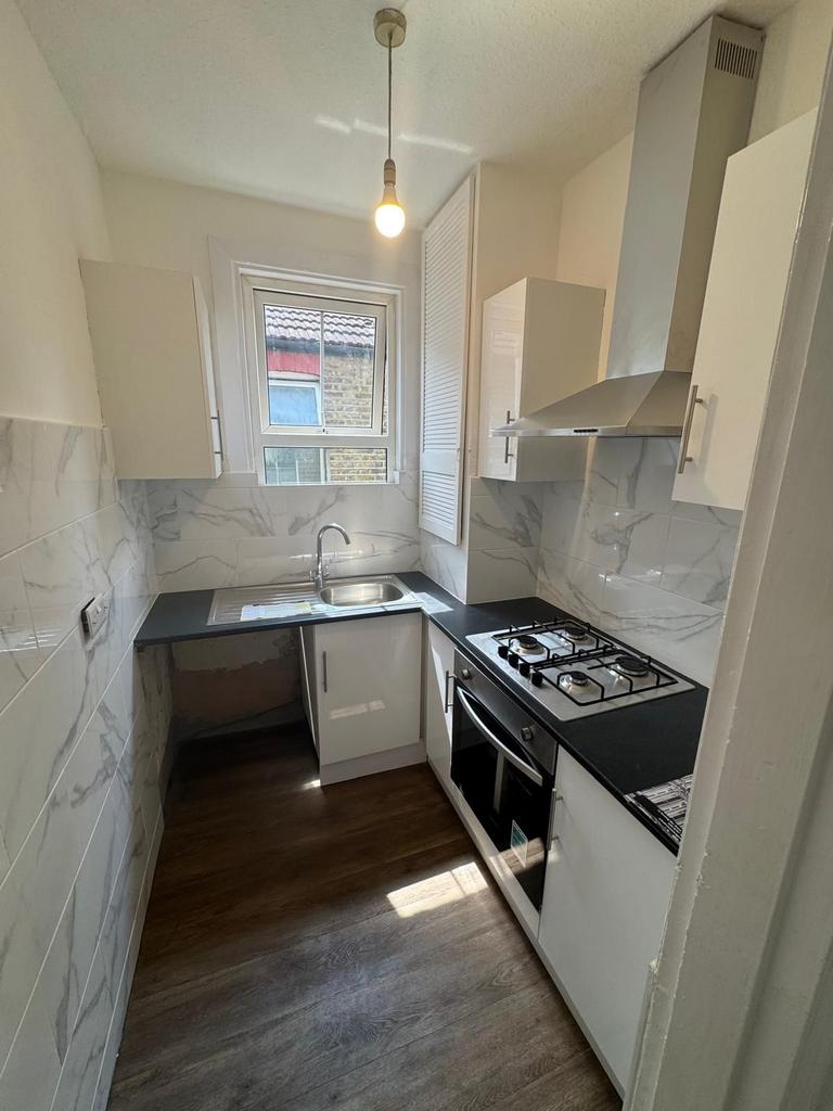 Apartment in London - View 5