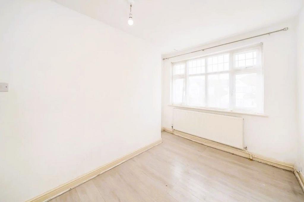 House in Wembley - View 3