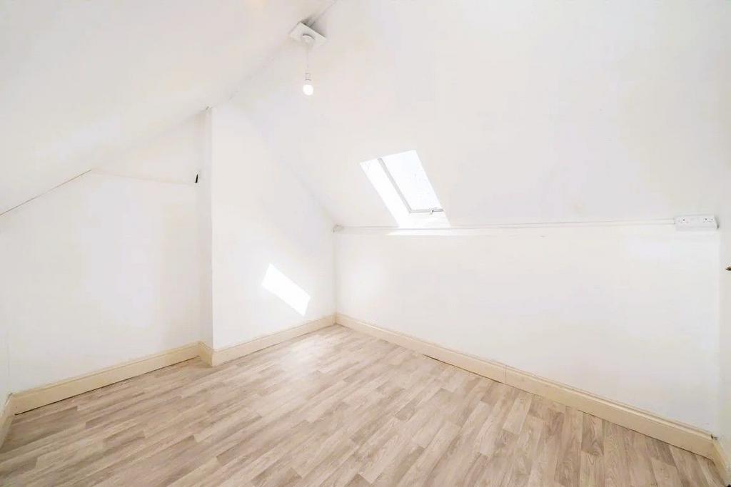 House in Wembley - View 4