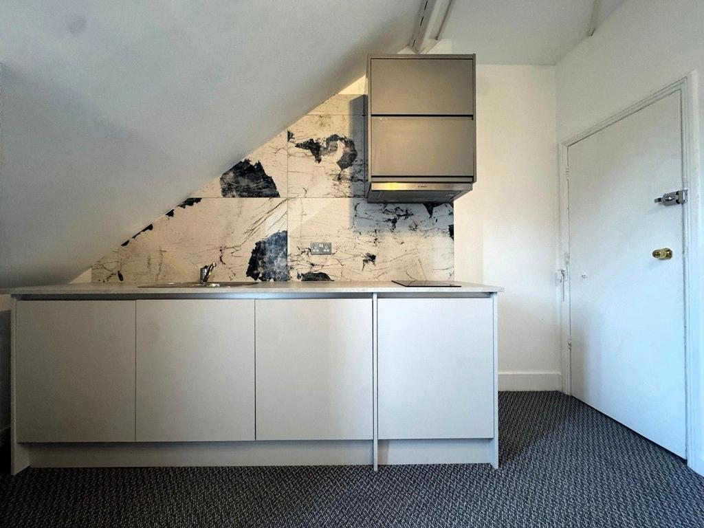 Apartment in London - View 5