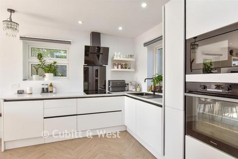 2 bedroom end of terrace house for sale, Bexhill Road, Brighton BN2