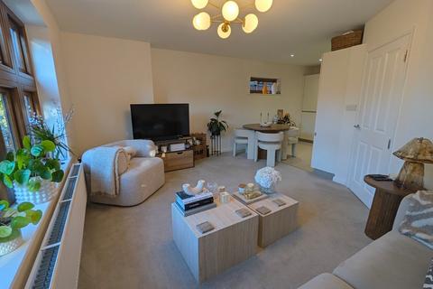 2 bedroom flat to rent, Julian Road, Folkestone, Kent, CT19