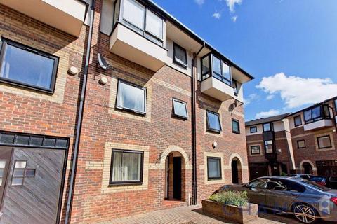 3 bedroom terraced house for sale, Ironmongers Place, Isle of dog , London, E14
