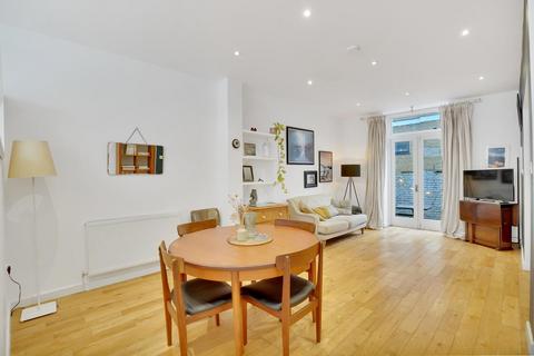 2 bedroom apartment for sale, Station Rise, London