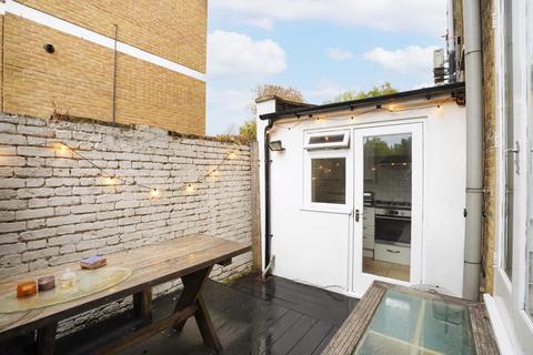 2 bedroom apartment for sale, Station Rise, London