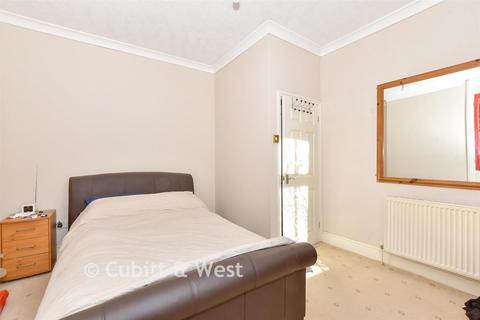 2 bedroom ground floor flat for sale, Angerstein Road, North End, Portsmouth, Hampshire