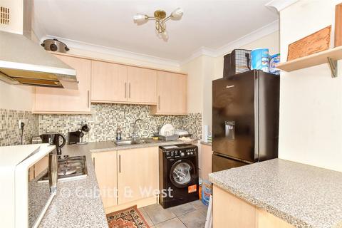 2 bedroom ground floor flat for sale, Angerstein Road, North End, Portsmouth, Hampshire
