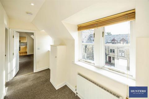 2 bedroom flat for sale, Olivia Court, Chester Road Boothtown, Halifax, HX3 6LN