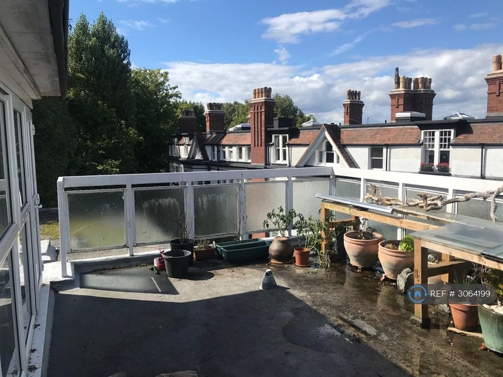 Apartment in London - View 3