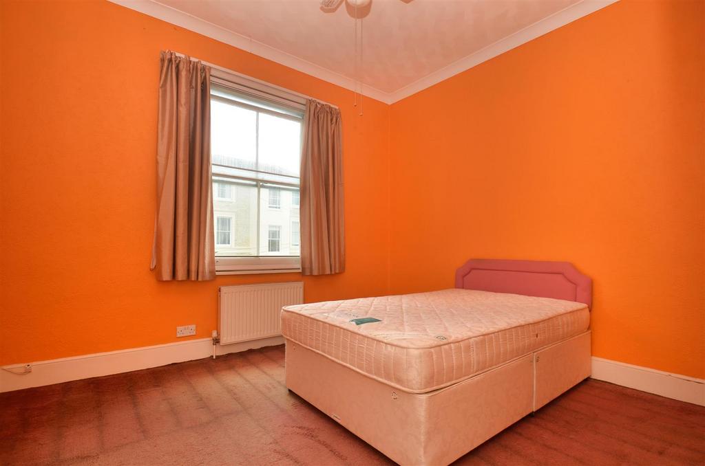 House in Ryde - More