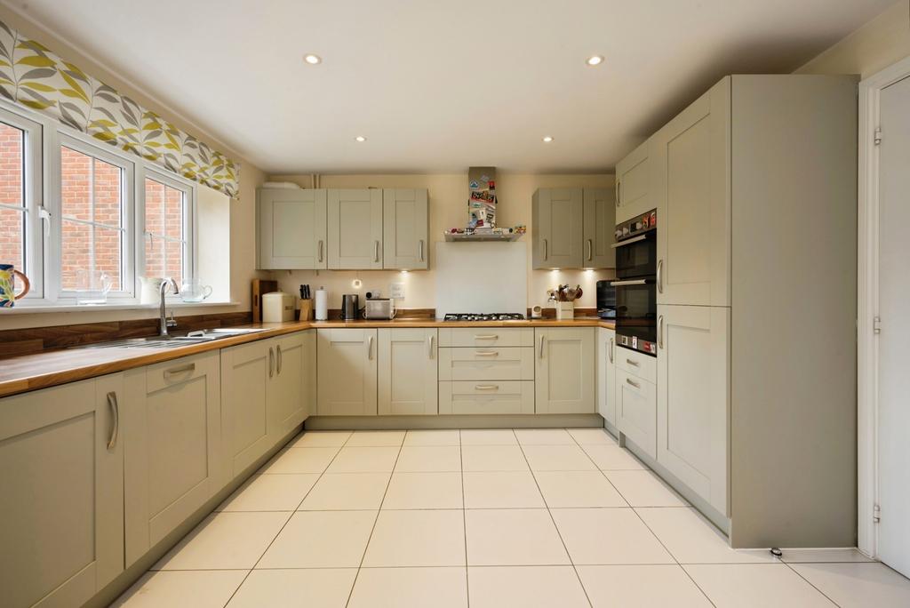 House in Bedford - View 3